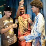 Nacido en Bogotá, Colombia, Camilo Figueroa  es un joven que pertenece a una generación que no pidió permiso para crear.  
Desde sus inicios, su sensibilidad estuvo marcada por el arte multimedia y una atracción inevitable hacia el cine y los lenguajes audiovisuales. Consolidando su universo creativo, entendió algo clave: el arte también se construye en el mundo real. Así, entre emprendimientos locales y pequeñas empresas, comenzó a moldear una visión que pronto rompería los límites de lo convencional.

Su primer gran movimiento llegó junto a la empresa de vehículos Francesa Renault, en una era donde las redes sociales apenas despertaban.   Mientras el mundo aprendía a usarlas, Camilo ya las reinterpretaba. No creaba contenido: creaba identidad. 
Ese impulso lo llevó a colaborar con marcas como Bavaria, Pernod Ricard, Postobon, Corona, y a trabajar con medios internacionales como VICE, EXCLAMA y The Hollywood Reporter, donde su mirada comenzó a posicionarse como una firma visual reconocible: impactante, moderna y deliberadamente atrevida. 
Su lente ha cruzado fronteras capturando modelos internacionales, ferias de moda como Bogotá Fashion Week y Colombiamoda, y producciones en escenarios como Italia y México, donde consolidó una estética que dialoga entre el lujo contemporáneo y la narrativa visual artistica.  
Fotografo del DJ internacional Claptone, del sello Defected Records, acompañándolo en presentaciones en Colombia, México y escenarios globales como Zamna en Tulum. De ese encuentro surgió también una portada para el Ibiza Radio Show, una emisora emblemática de la isla Española marcando un hito en su proyección internacional. 
Cada imagen de Camilo desafía lo esperado. Hay una intención estética clara: romper el esquema tradicional e introducir una chispa de lujo que transforma cada fotografía en una pieza digna de exhibición.
Sus obras no se consumen. Se coleccionan. 
Tras un viaje decisivo a Italia, comprendió el valor del papel en una era dominada por lo digital. Fue entonces cuando fundó 24PRINTS, un proyecto enfocado en la materialización del arte fotográfico: libros, cuadros y piezas impresas que elevan la imagen a objeto tangible. Su trabajo ha sido llevado a modelos, agencias, deportistas incluyendo el polo, marcas, empresas y figuras públicas, construyendo colecciones valoradas en millones de pesos.
Más que clientes, construye una comunidad.  Sus clientes entienden el peso, la permanencia y el prestigio de poseer una obra suya.
Hoy, como estudiante de cine y televisión, Camilo expande su lenguaje hacia nuevas dimensiones, explorando el audiovisual y la inteligencia artificial como herramientas para redefinir la creación contemporánea.